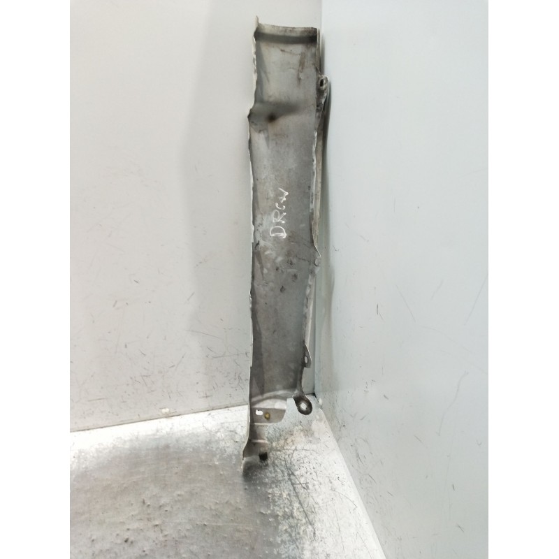 Recambio de aleta delantera derecha para nissan cabstar (f24m, f24w) 35.13 dci, 45.13 dci 2.5 (f24m) referencia OEM IAM  ALETA D