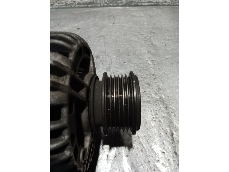 Recambio de alternador para seat leon (1m1) 1.9 tdi referencia OEM IAM 038903023L 0124325001 90A