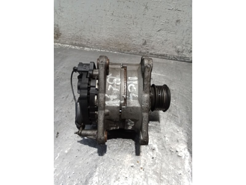 Recambio de alternador para seat leon (1m1) 1.9 tdi referencia OEM IAM 038903023L 0124325001 90A