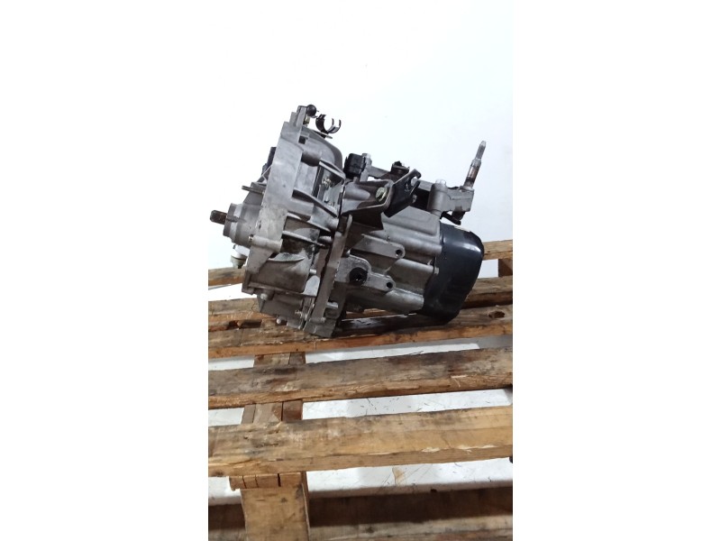 Recambio de caja cambios para renault clio ii (bb_, cb_) 1.9 dti (b/cb0u) referencia OEM IAM JB3905 5V S006736