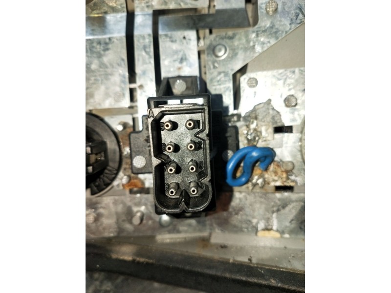 Recambio de piloto trasero izquierdo para bmw 3 (e36) 318 i referencia OEM IAM   90