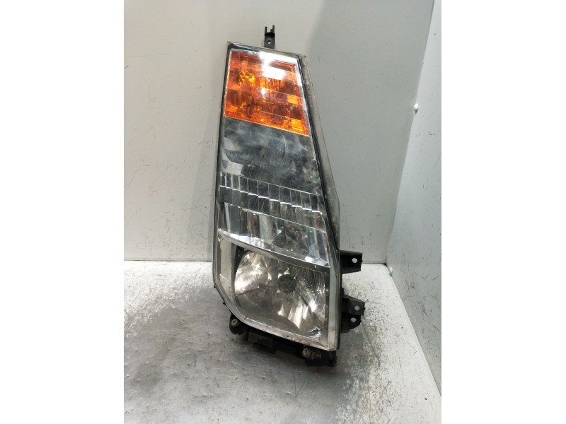 Recambio de faro derecho para nissan cabstar (f24m, f24w) 35.13 dci, 45.13 dci 2.5 (f24m) referencia OEM IAM 89320821 26010MB41A