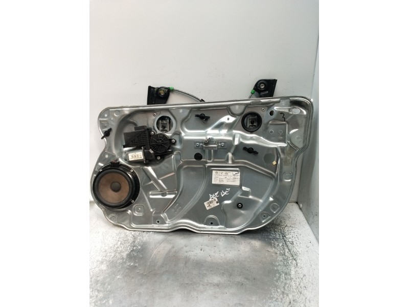 Recambio de elevalunas delantero derecho para volkswagen polo iv (9n_, 9a_) 1.4 tdi referencia OEM IAM 6Q4837756 5P 05