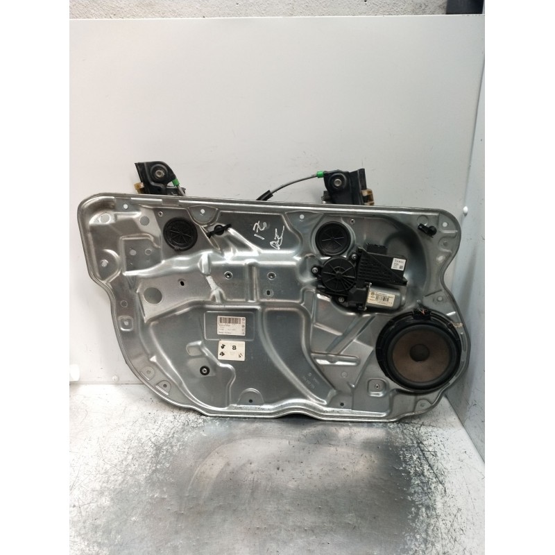 Recambio de elevalunas delantero izquierdo para volkswagen polo iv (9n_, 9a_) 1.4 tdi referencia OEM IAM 604837755 5P 05