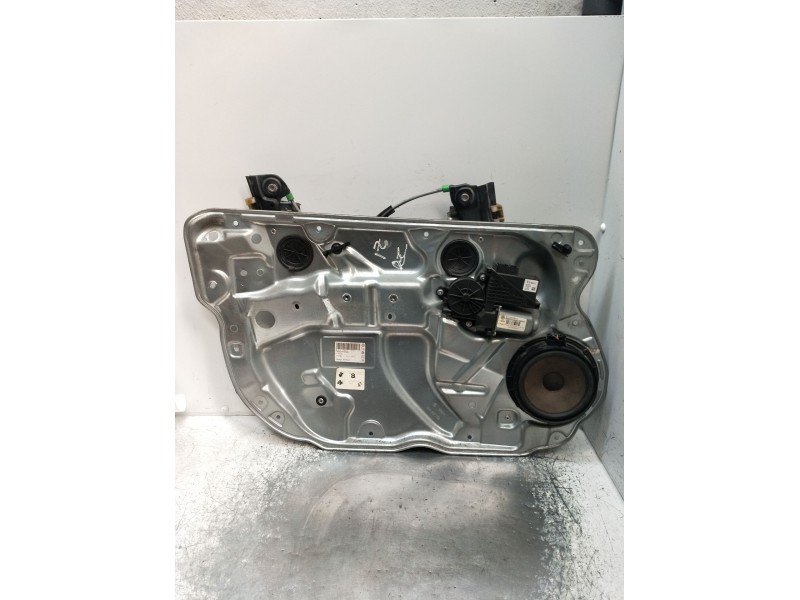 Recambio de elevalunas delantero izquierdo para volkswagen polo iv (9n_, 9a_) 1.4 tdi referencia OEM IAM 604837755 5P 05