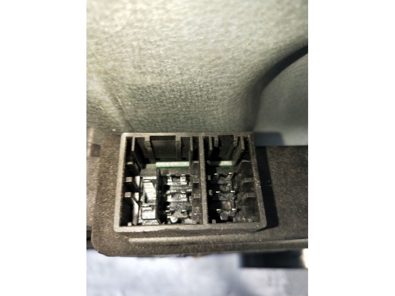 Recambio de elevalunas delantero izquierdo para volkswagen polo iv (9n_, 9a_) 1.4 tdi referencia OEM IAM 604837755 5P 05