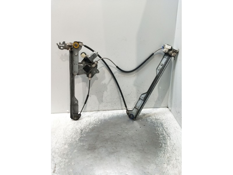 Recambio de elevalunas delantero izquierdo para nissan cabstar (f24m, f24w) 35.13 dci, 45.13 dci 2.5 (f24m) referencia OEM IAM  