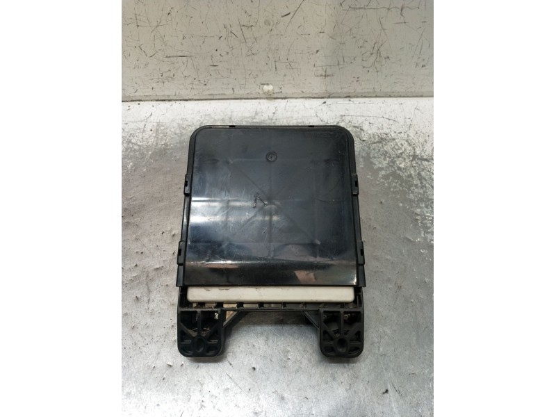 Recambio de caja reles / fusibles para nissan cabstar (f24m, f24w) 35.13 dci, 45.13 dci 2.5 (f24m) referencia OEM IAM 284B6MB40A