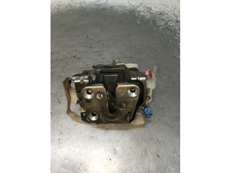 Recambio de motor cierre centralizado trasero derecho para nissan cabstar (f24m, f24w) 35.13 dci, 45.13 dci 2.5 (f24m) referenci