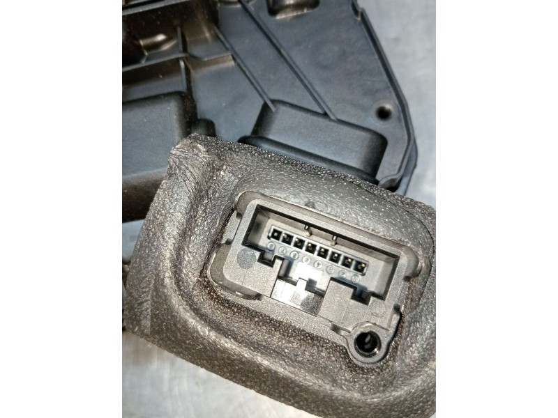 Recambio de motor cierre centralizado trasero izquierdo para seat toledo iv (kg3) 1.6 tdi referencia OEM IAM 5E0839015A 5P 12