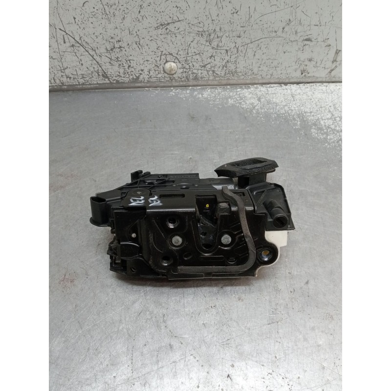 Recambio de motor cierre centralizado delantero derecho para seat toledo iv (kg3) 1.6 tdi referencia OEM IAM 5E1837016A 5P 12