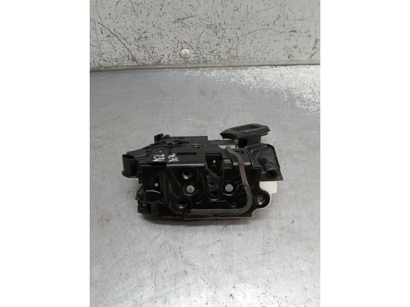 Recambio de motor cierre centralizado delantero derecho para seat toledo iv (kg3) 1.6 tdi referencia OEM IAM 5E1837016A 5P 12