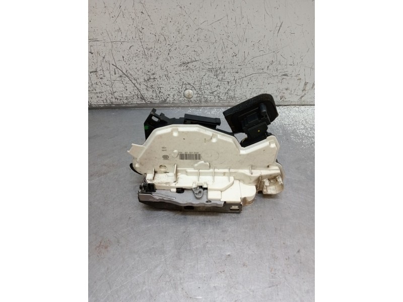 Recambio de motor cierre centralizado delantero izquierdo para seat toledo iv (kg3) 1.6 tdi referencia OEM IAM 5E1837015A 5P 12