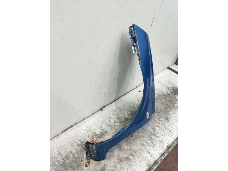 Recambio de aleta delantera izquierda para renault clio ii (bb_, cb_) 1.2 (bb0a, bb0f, bb10, bb1k, bb28, bb2d, bb2h, cb0a,... re