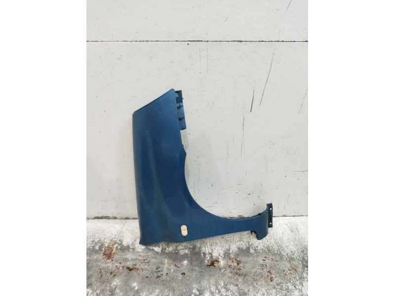 Recambio de aleta delantera derecha para renault clio ii (bb_, cb_) 1.2 (bb0a, bb0f, bb10, bb1k, bb28, bb2d, bb2h, cb0a,... refe