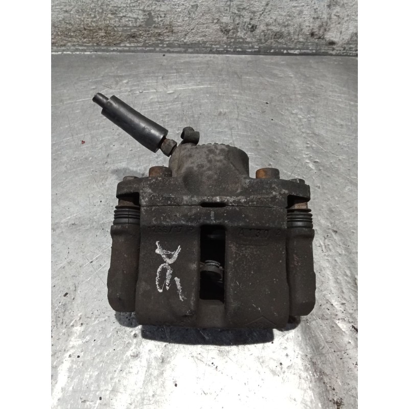 Recambio de pinza freno delantera derecha para renault clio ii (bb_, cb_) 1.9 dti (b/cb0u) referencia OEM IAM   98