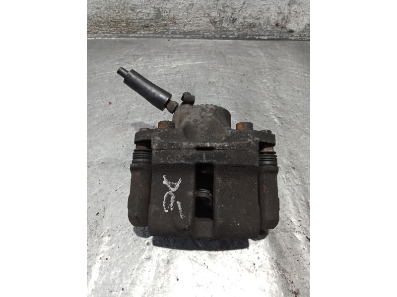 Recambio de pinza freno delantera derecha para renault clio ii (bb_, cb_) 1.9 dti (b/cb0u) referencia OEM IAM   98