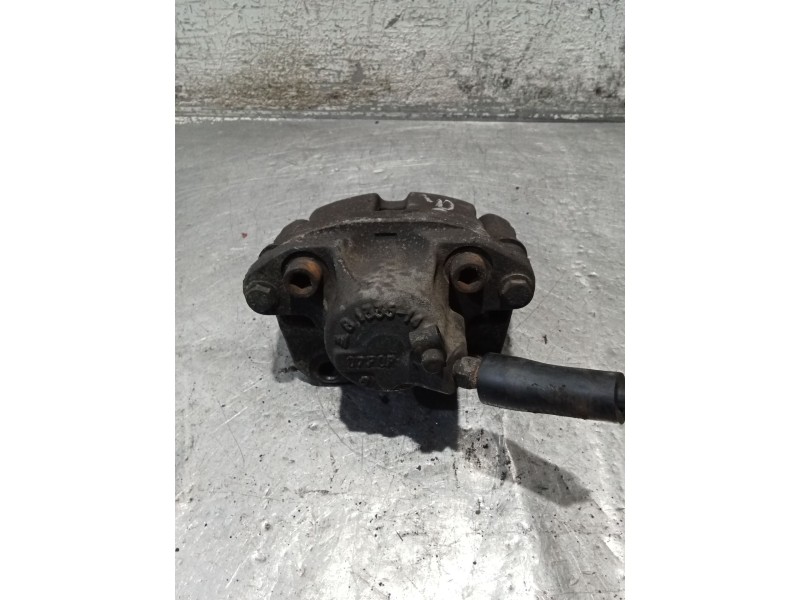 Recambio de pinza freno delantera derecha para renault clio ii (bb_, cb_) 1.9 dti (b/cb0u) referencia OEM IAM   98