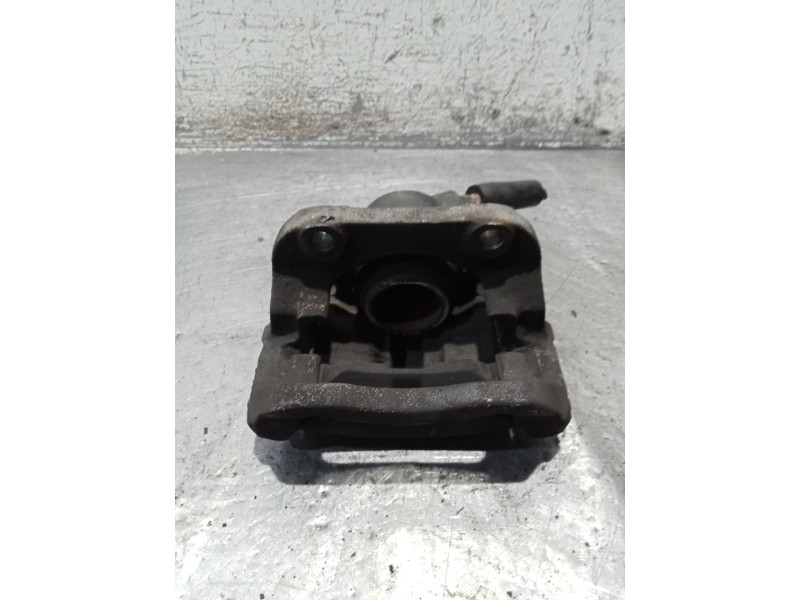 Recambio de pinza freno delantera derecha para renault clio ii (bb_, cb_) 1.9 dti (b/cb0u) referencia OEM IAM   98