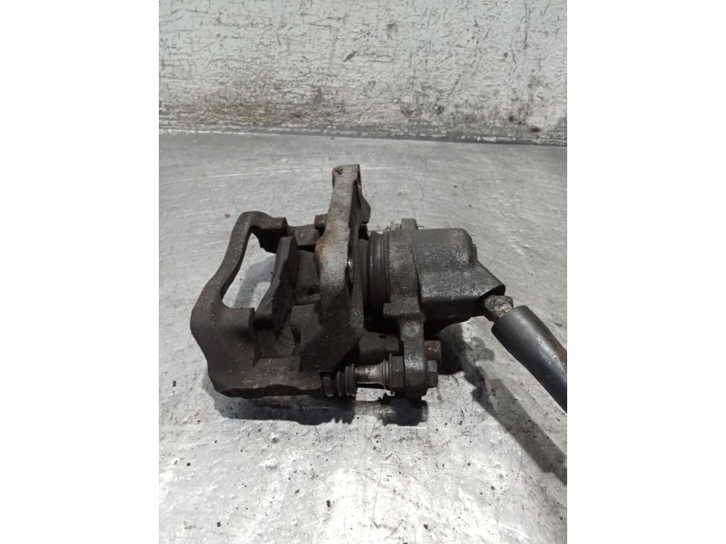 Recambio de pinza freno delantera derecha para renault clio ii (bb_, cb_) 1.9 dti (b/cb0u) referencia OEM IAM   98
