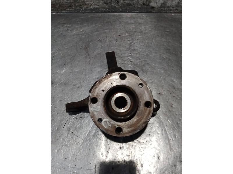 Recambio de mangueta delantera derecha para renault clio ii (bb_, cb_) 1.9 dti (b/cb0u) referencia OEM IAM   98