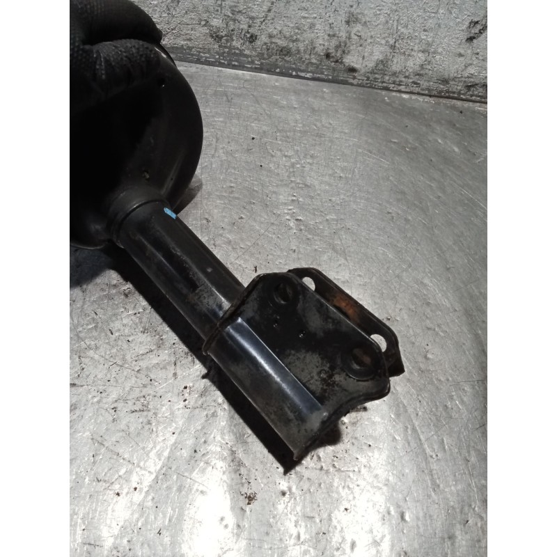 Recambio de amortiguador delantero izquierdo para renault clio ii (bb_, cb_) 1.9 dti (b/cb0u) referencia OEM IAM   98