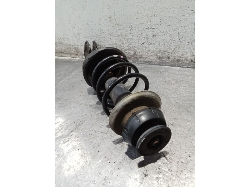 Recambio de amortiguador delantero izquierdo para renault clio ii (bb_, cb_) 1.9 dti (b/cb0u) referencia OEM IAM   98