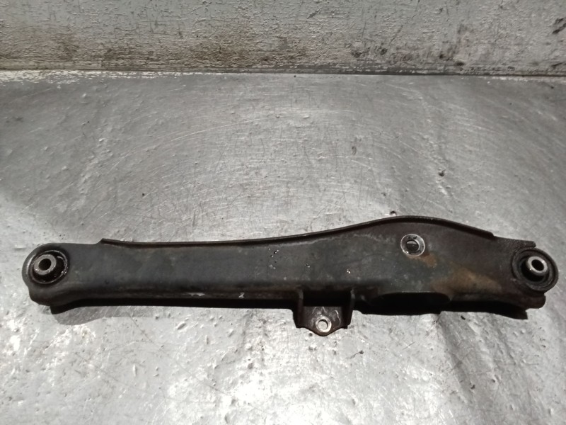 Recambio de brazo suspension inferior trasero izquierdo para dodge caliber s referencia OEM IAM   06