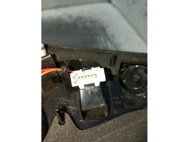 Recambio de piloto trasero izquierdo interior para kia ceed business referencia OEM IAM IR75RR05 92404J7050 22