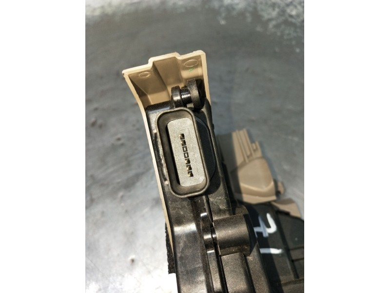 Recambio de motor cierre centralizado delantero izquierdo para kia ceed business referencia OEM IAM 21091581310J7010  22 5P