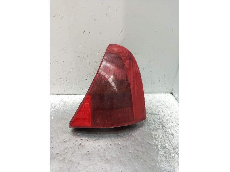 Recambio de piloto trasero derecho para renault clio ii (bb_, cb_) 1.9 dti (b/cb0u) referencia OEM IAM   98