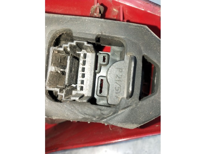 Recambio de piloto trasero derecho para renault clio ii (bb_, cb_) 1.9 dti (b/cb0u) referencia OEM IAM   98