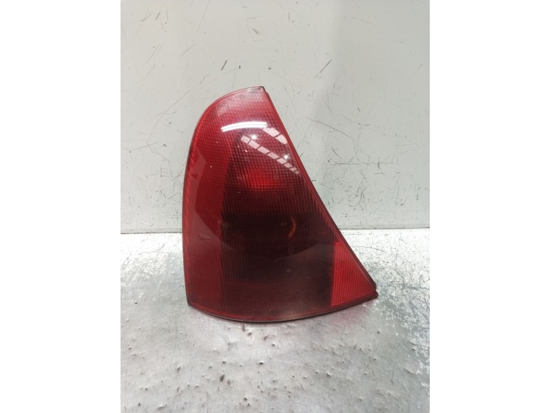 Recambio de piloto trasero izquierdo para renault clio ii (bb_, cb_) 1.9 dti (b/cb0u) referencia OEM IAM   98