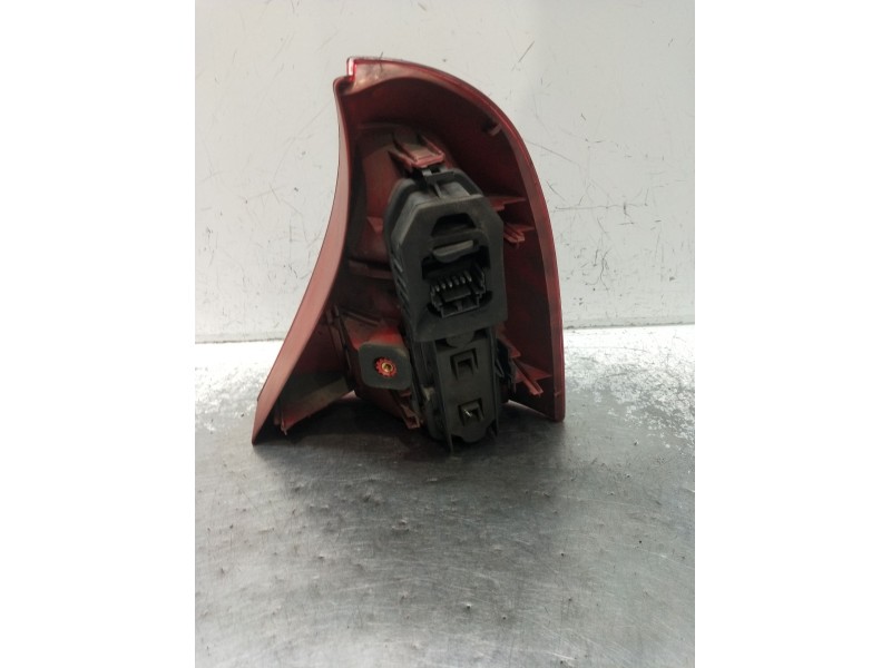 Recambio de piloto trasero izquierdo para renault clio ii (bb_, cb_) 1.9 dti (b/cb0u) referencia OEM IAM   98