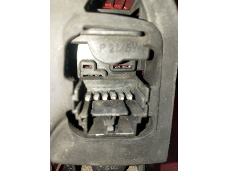 Recambio de piloto trasero izquierdo para renault clio ii (bb_, cb_) 1.9 dti (b/cb0u) referencia OEM IAM   98