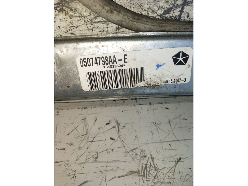 Recambio de elevalunas delantero derecho para dodge caliber s referencia OEM IAM 05074798AA S4528606 06 5P