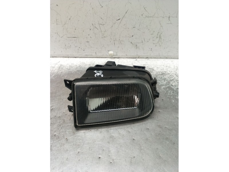 Recambio de faro antiniebla derecho para bmw 5 (e39) 530 d referencia OEM IAM   00