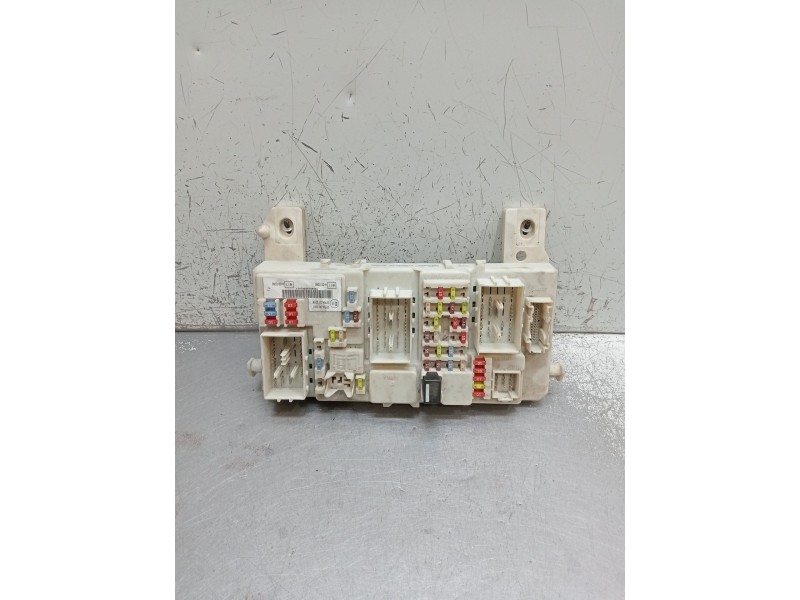 Recambio de caja reles / fusibles para ford c-max (dm2) 1.6 referencia OEM IAM 7L31734070530 7M5T14014AAD 7M5T14A073FB 