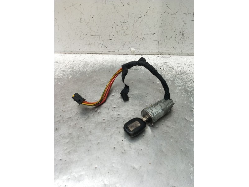 Recambio de conmutador de arranque para renault clio ii (bb_, cb_) 1.9 dti (b/cb0u) referencia OEM IAM   98