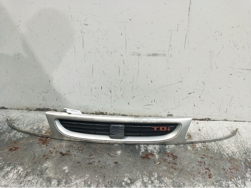 Recambio de rejilla delantera para seat ibiza ii (6k1) 1.9 tdi referencia OEM IAM   