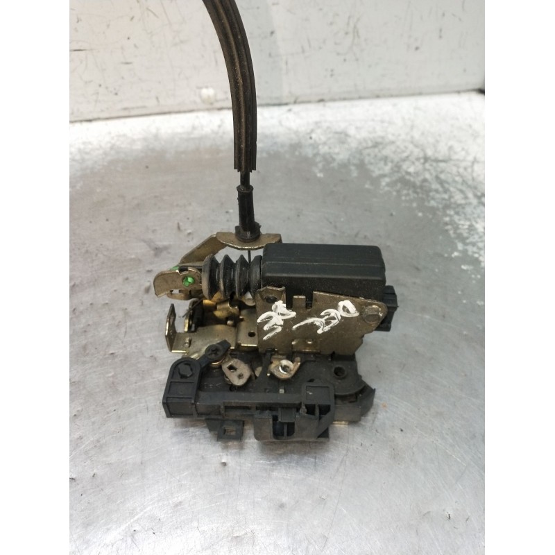 Recambio de motor cierre centralizado delantero derecho para renault clio ii (bb_, cb_) 1.9 dti (b/cb0u) referencia OEM IAM   98