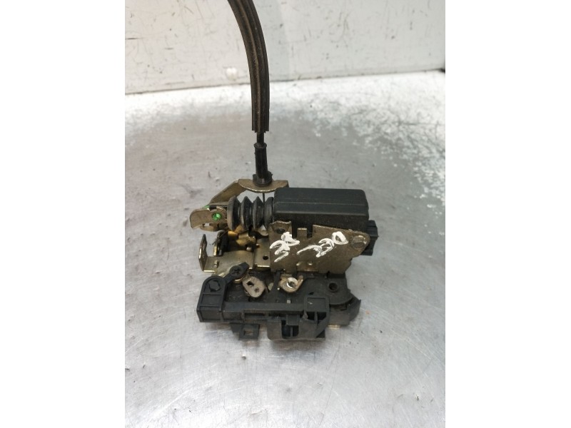 Recambio de motor cierre centralizado delantero derecho para renault clio ii (bb_, cb_) 1.9 dti (b/cb0u) referencia OEM IAM   98