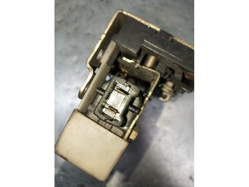 Recambio de motor cierre centralizado trasero derecho para renault clio ii (bb_, cb_) 1.9 dti (b/cb0u) referencia OEM IAM   98 5