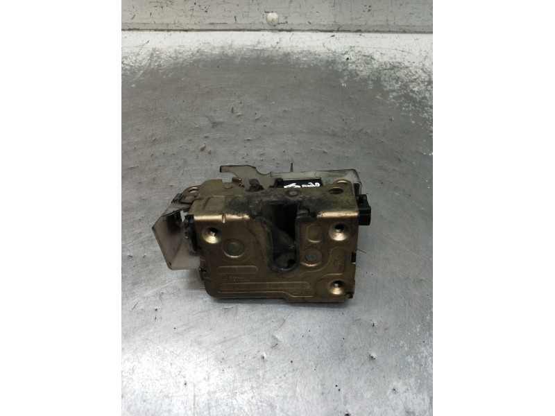 Recambio de motor cierre centralizado trasero izquierdo para renault clio ii (bb_, cb_) 1.9 dti (b/cb0u) referencia OEM IAM   98