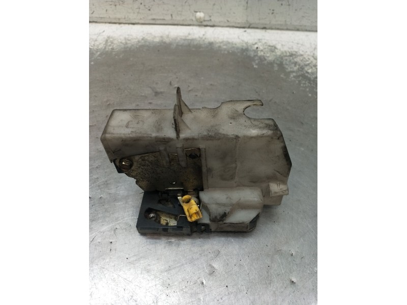 Recambio de motor cierre centralizado trasero izquierdo para renault clio ii (bb_, cb_) 1.9 dti (b/cb0u) referencia OEM IAM   98