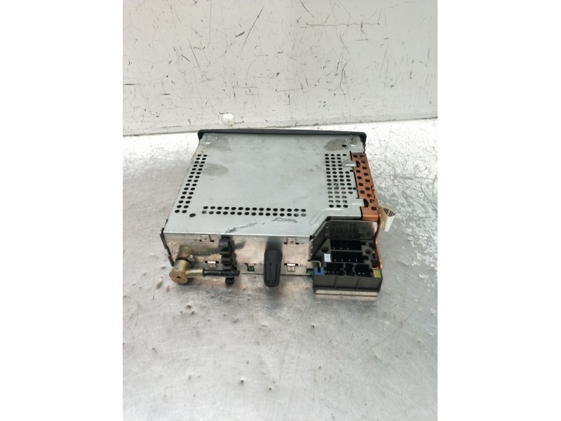 Recambio de sistema audio / radio cd para renault clio ii (bb_, cb_) 1.9 dti (b/cb0u) referencia OEM IAM 8200029539 8200029539TU