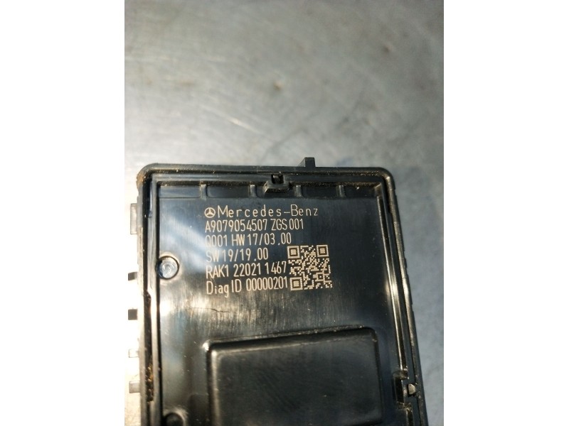 Recambio de mando elevalunas delantero izquierdo para mercedes-benz sprinter iii furgón fwd referencia OEM IAM A9079054507  5P 2