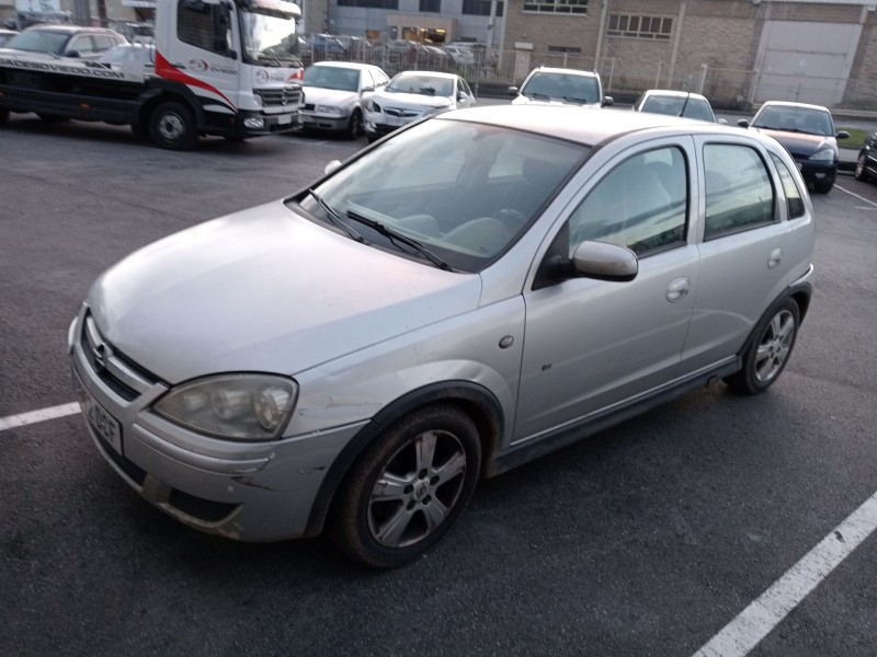 opel corsa c (x01) del año 2004