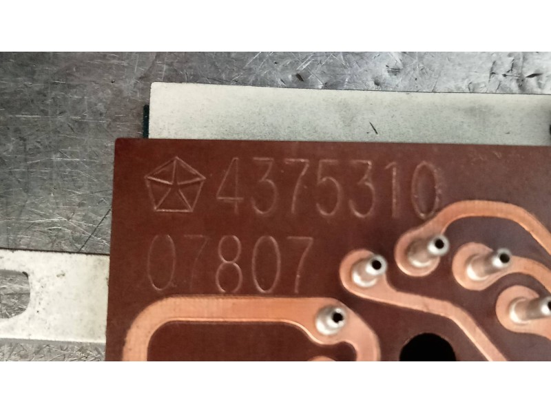 Recambio de pantalla multifuncion para chrysler le baron turbo cabrio referencia OEM IAM 4375310  LEBARON