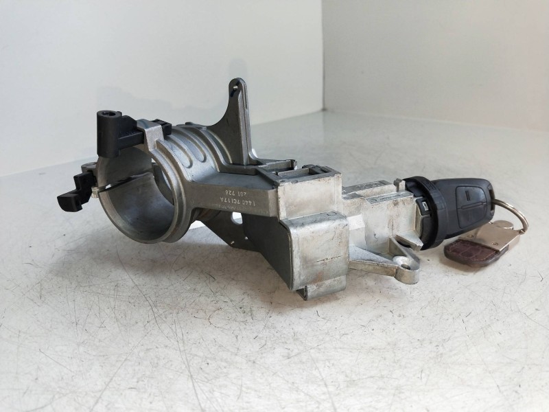 Recambio de conmutador de arranque para opel zafira b 1.8 16v referencia OEM IAM N0501882  